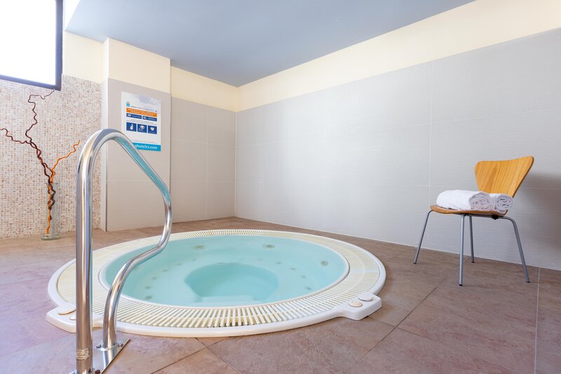 Invisa Hotel La Cala 39