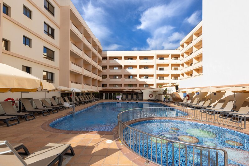 Invisa Hotel La Cala 12