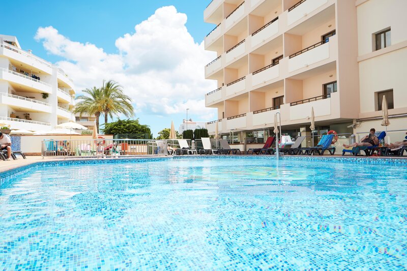 Invisa Hotel La Cala 13