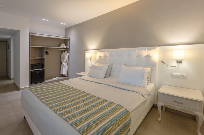 Dore Hotel  66