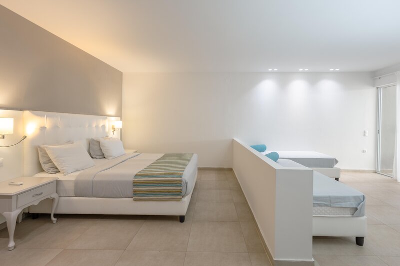 Dore Hotel  69