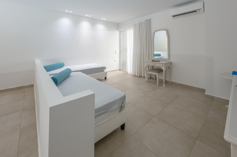 Dore Hotel  70