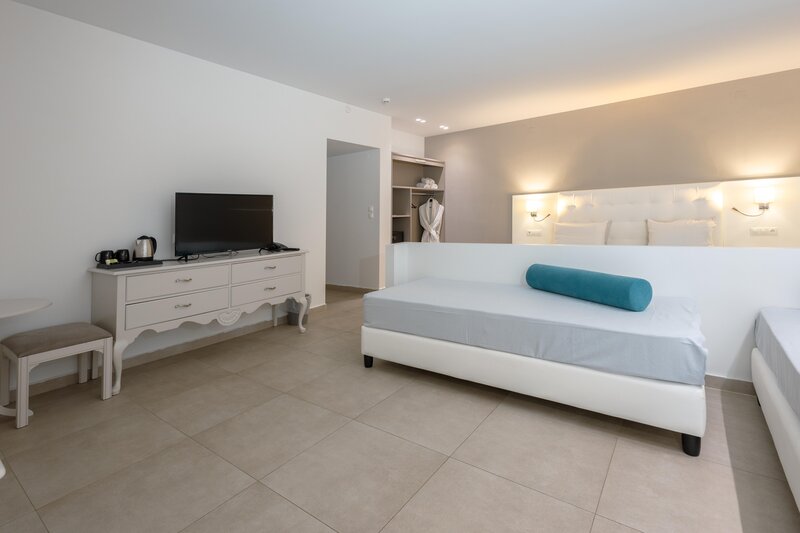 Dore Hotel  72