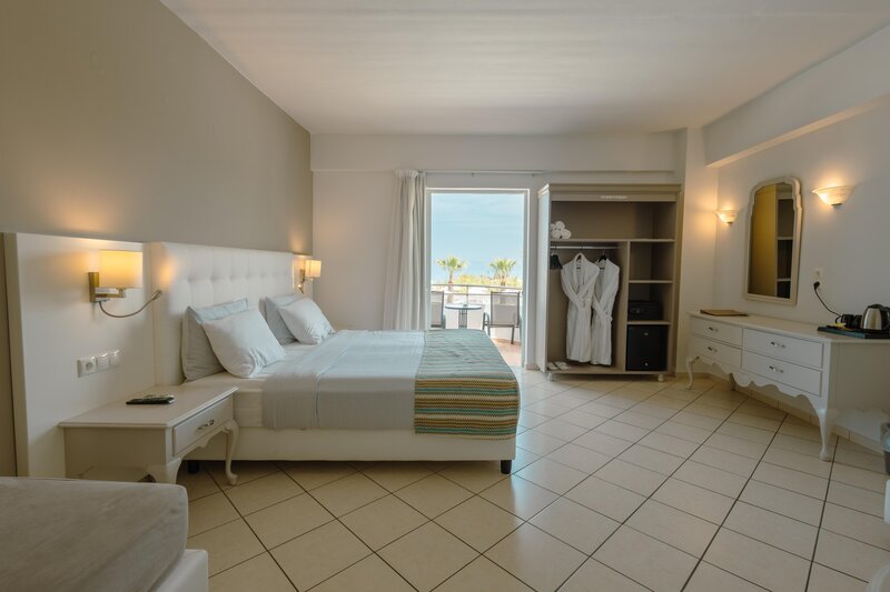 Dore Hotel  82