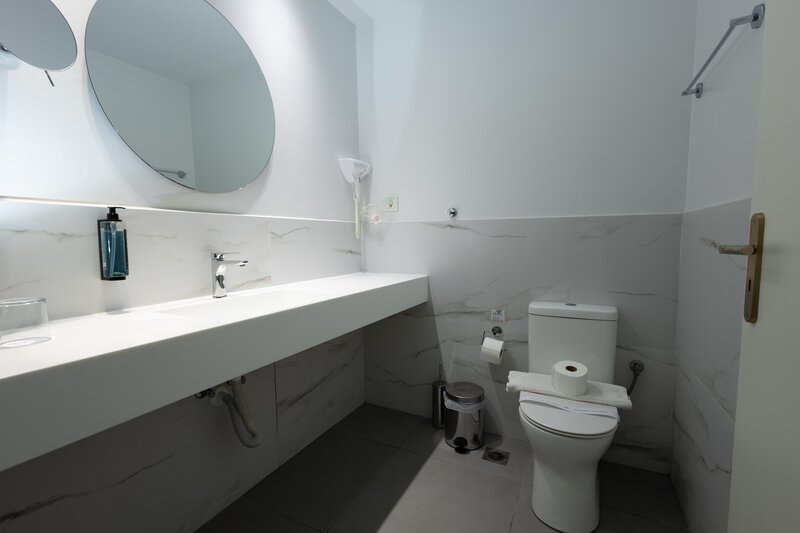 Dore Hotel  106