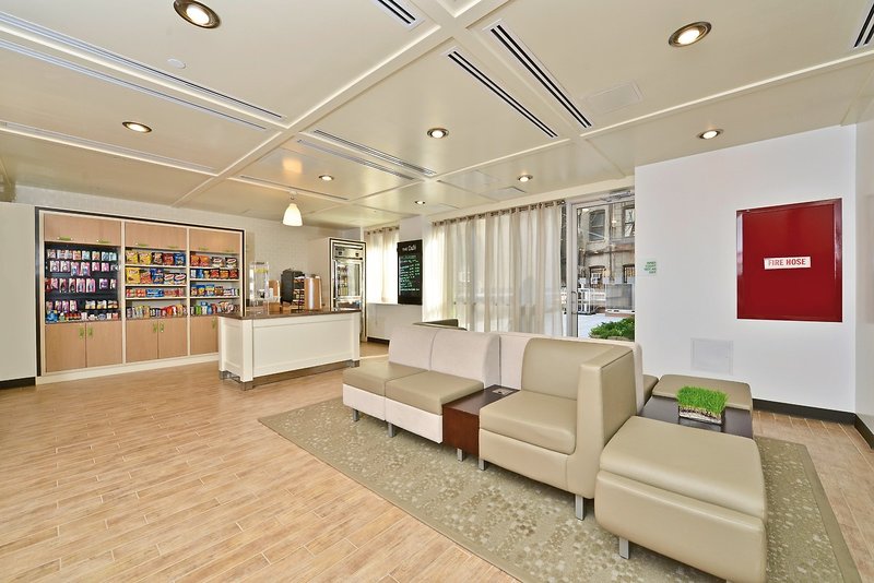 Holiday Inn Lower East Side 8