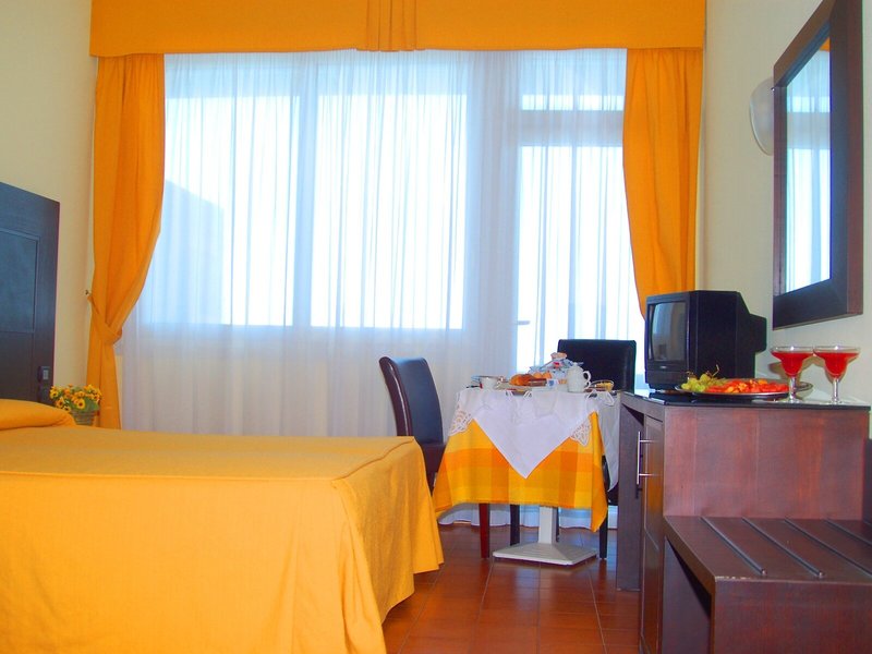 Capo Est 11 - Room Example
