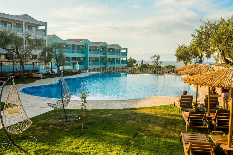 Robolla Beach Apart Hotel 8