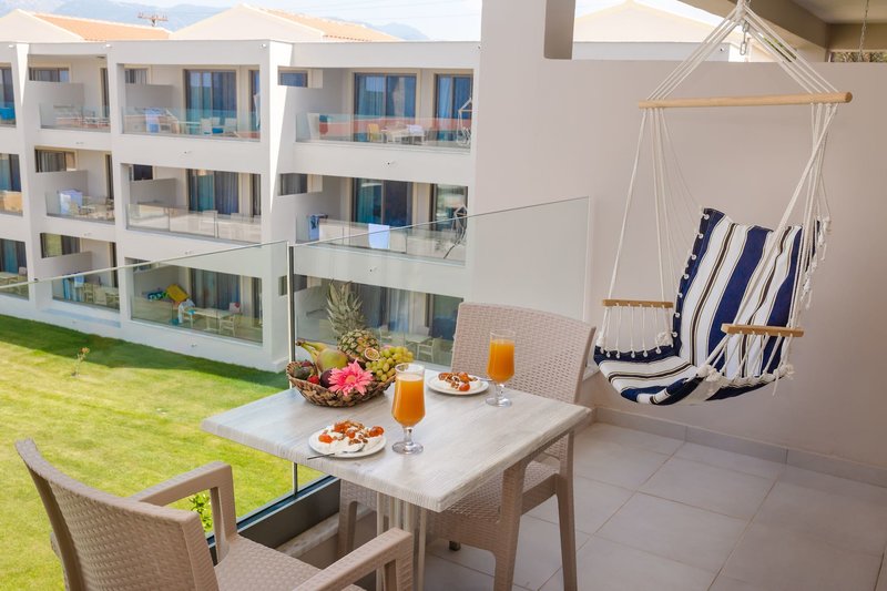 Robolla Beach Apart Hotel 10