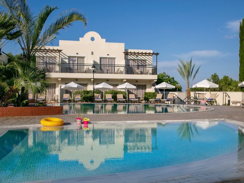 Louis Paphos Breeze 4