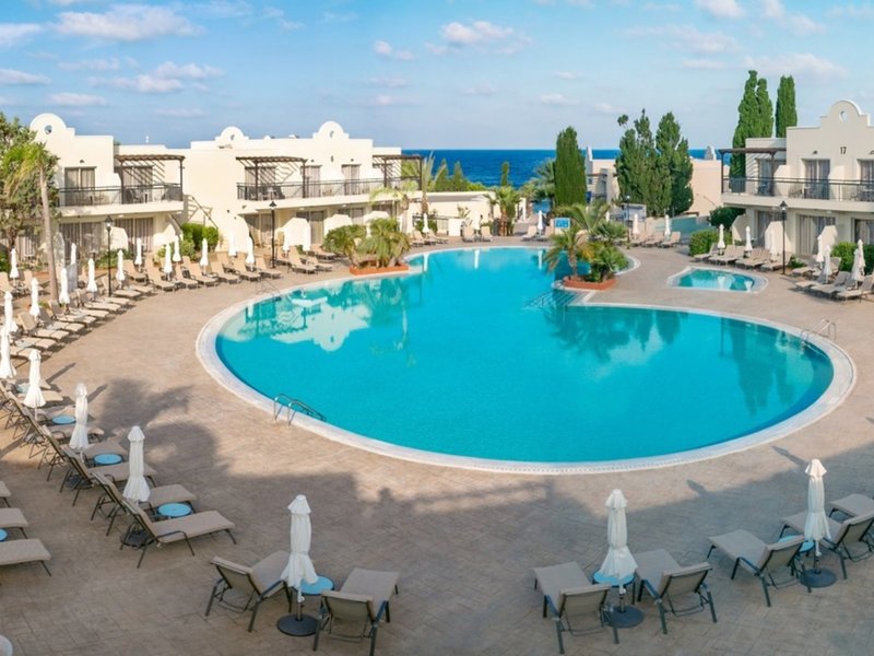Louis Paphos Breeze 8