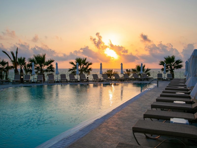 Louis Paphos Breeze 10