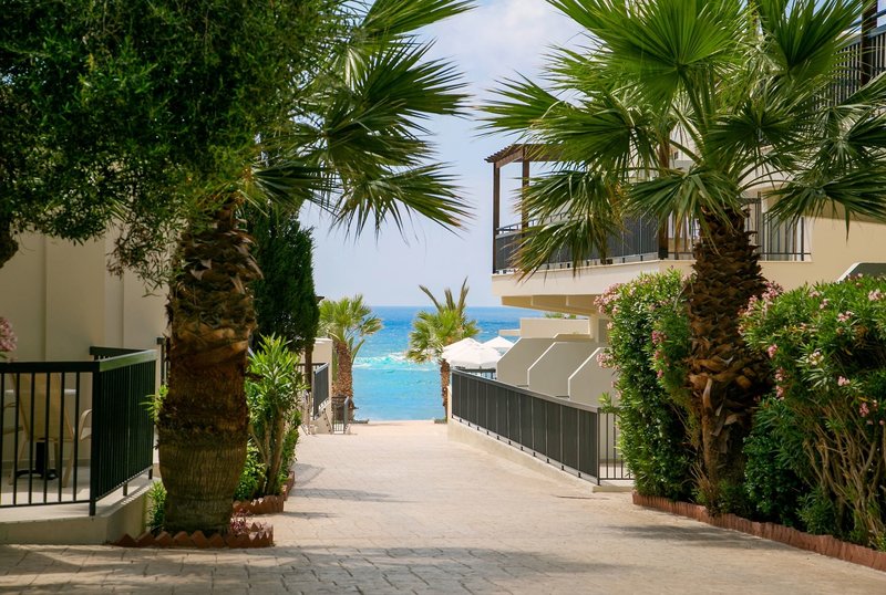 Louis Paphos Breeze 9