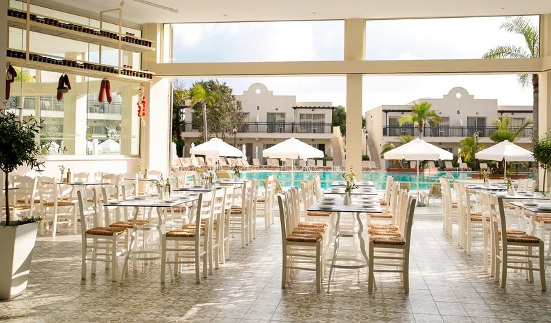 Louis Paphos Breeze 16