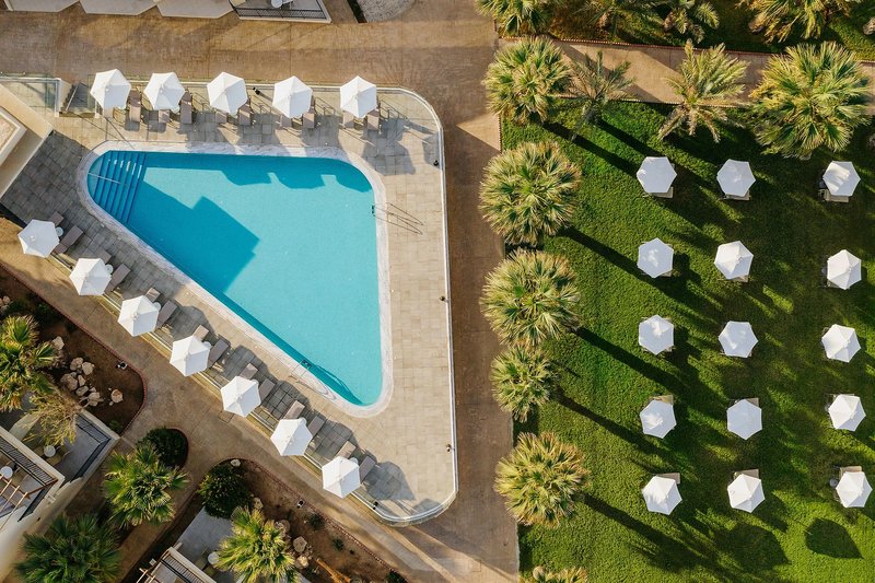 Louis Paphos Breeze 19