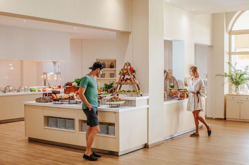 Louis Paphos Breeze 22