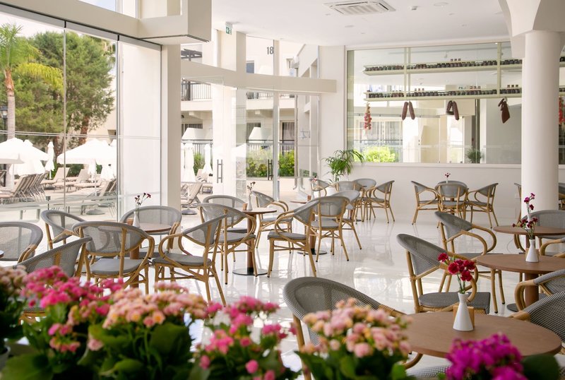 Louis Paphos Breeze 24