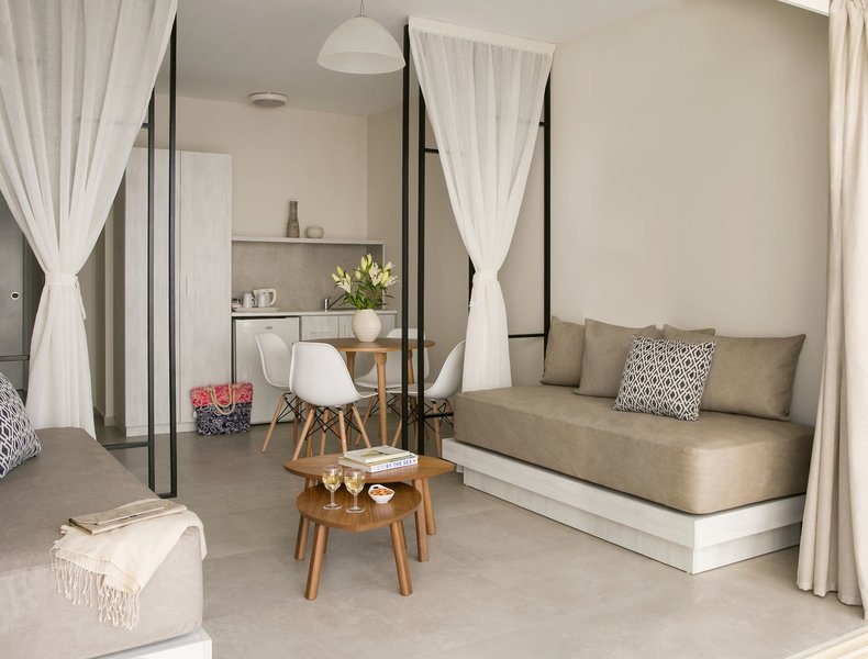 Louis Paphos Breeze 33