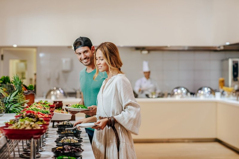 Louis Paphos Breeze 35