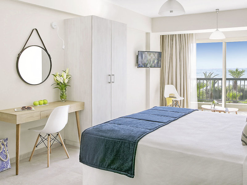 Louis Paphos Breeze 2