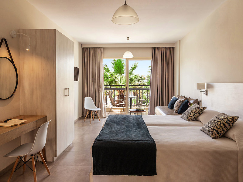 Louis Paphos Breeze 6