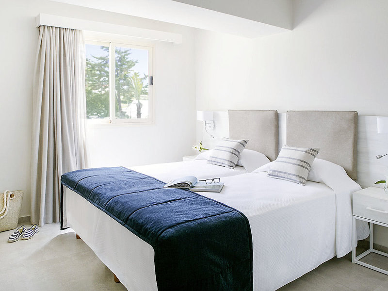 Louis Paphos Breeze 10