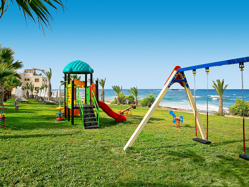 Louis Paphos Breeze 17