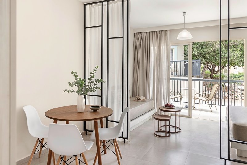 Louis Paphos Breeze 7