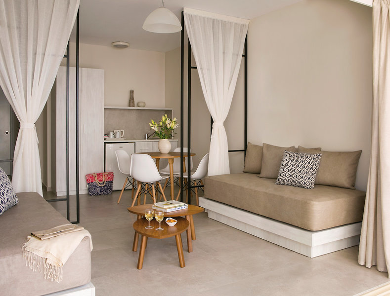 Louis Paphos Breeze 8