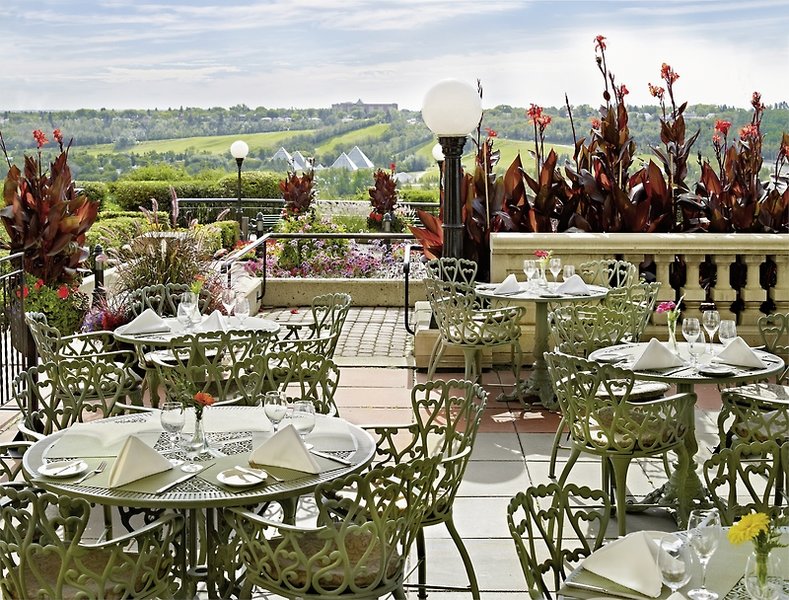 Fairmont Hotel Macdonald 9