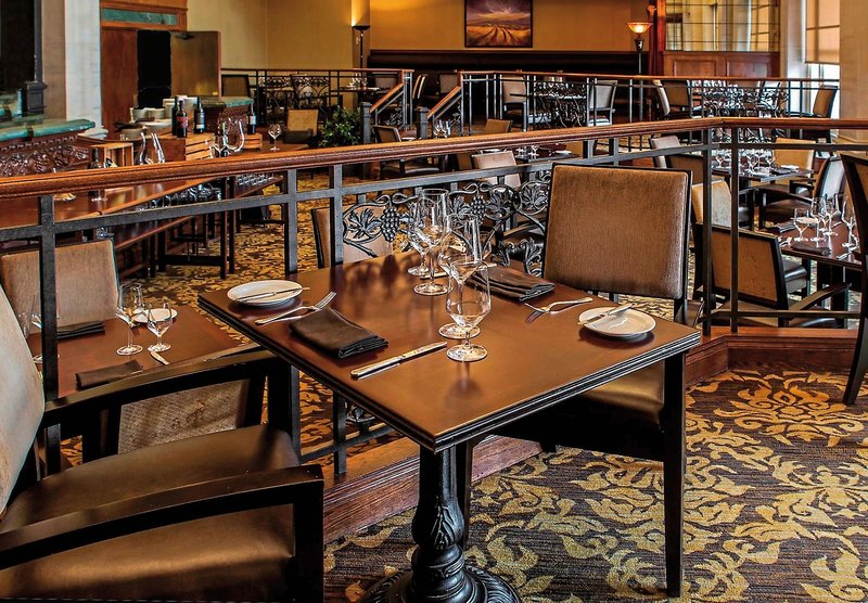 Fairmont Hotel Macdonald 10