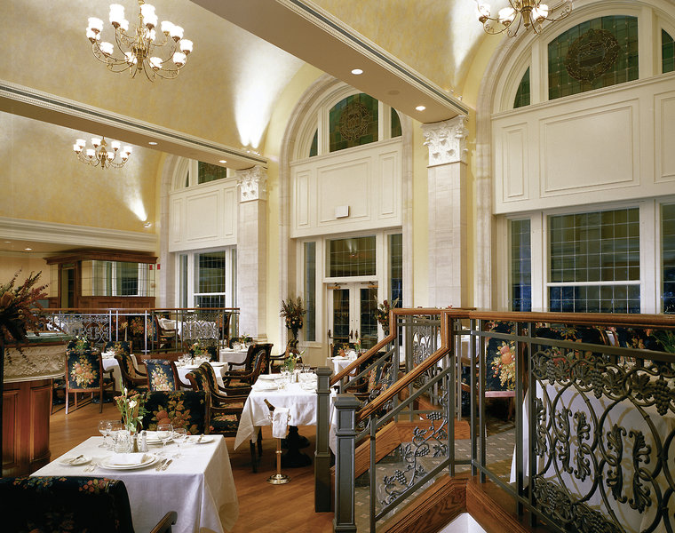 Fairmont Hotel Macdonald 13