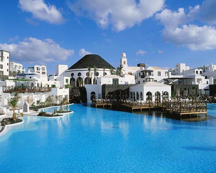 Hotel LIVVO Volcan Lanzarote 1