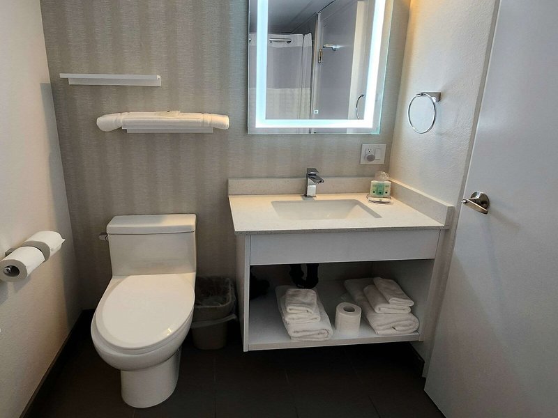 Quality Inn & Suites 4