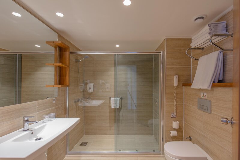 Grandpark Lara 38 - Bathroom Example