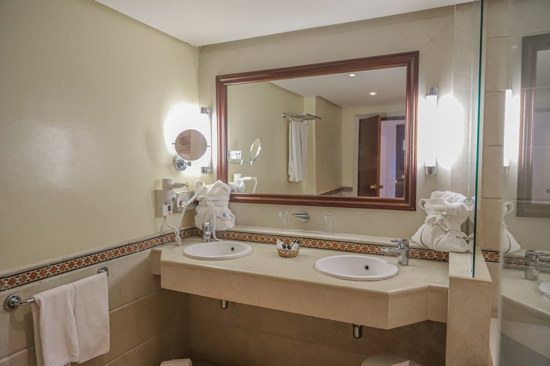 Regency Hotel & Spa 7