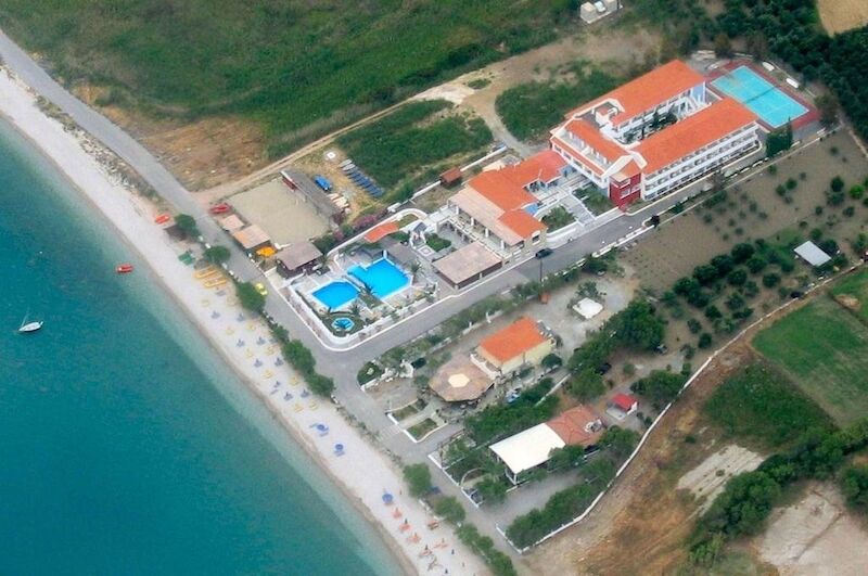 Zefiros Beach Hotel 3