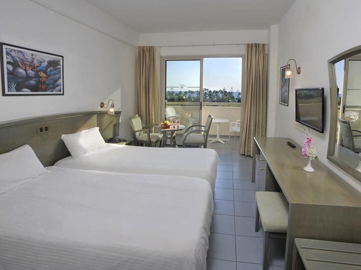 Nissiana Hotel & Bungalows 7