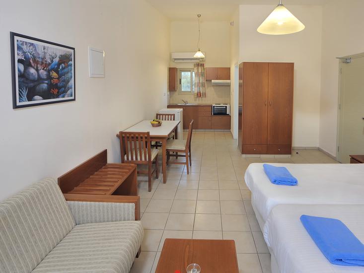 Nissiana Hotel & Bungalows 8