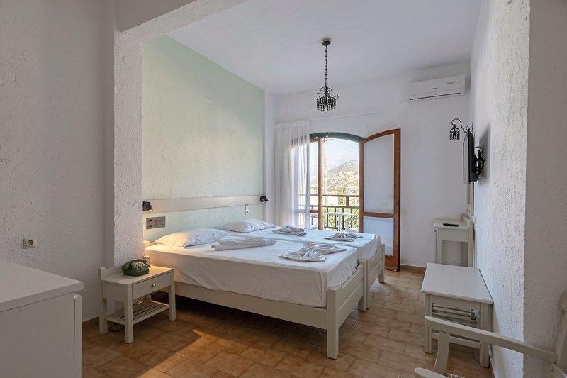 Corina & Paloma Garden 3