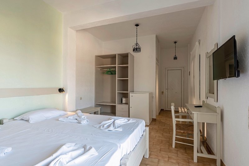 Corina & Paloma Garden 5