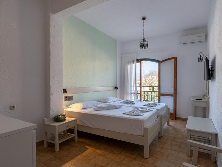 Corina & Paloma Garden 3