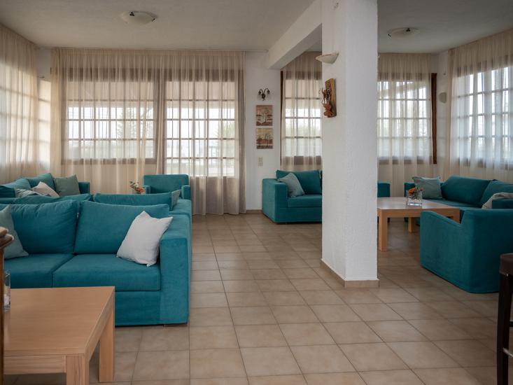 Corina & Paloma Garden 4