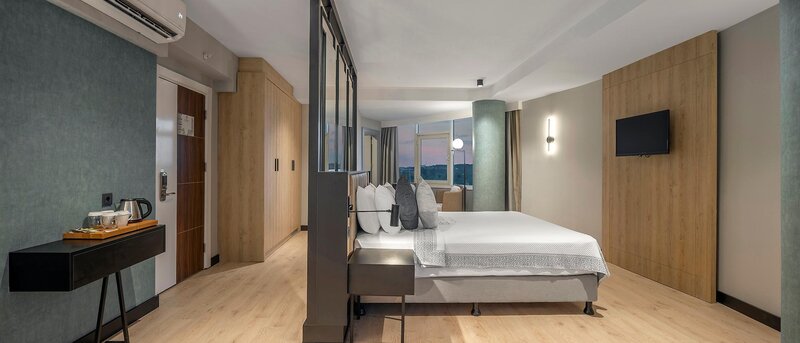 Berry Blue Hotels 96