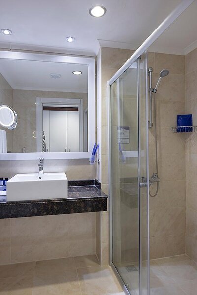 Berry Blue Hotels 100