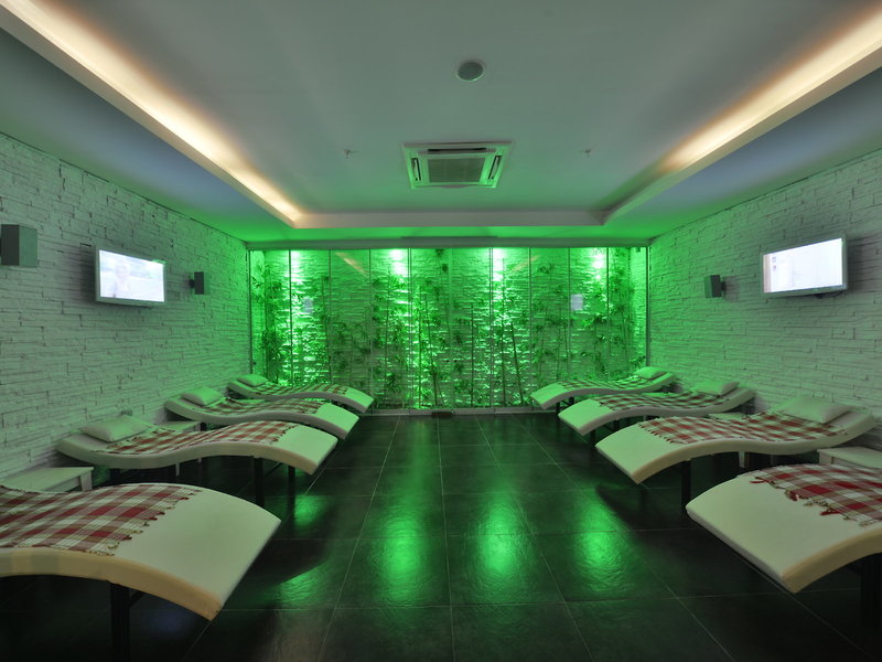 White City Resort 43 - Health & Beauty