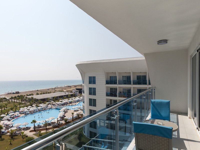 Sultan of Dreams 3 - Outdoor Pool