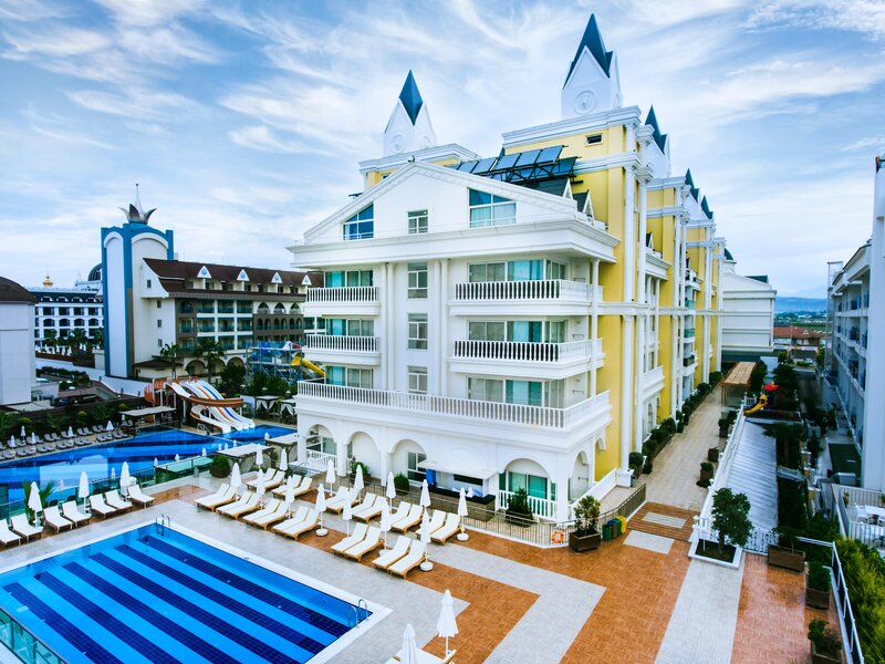 Dream World Resort & Spa 10
