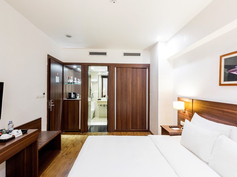 Authentic Hanoi Boutique Hotel 22