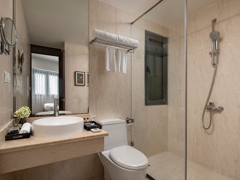 Authentic Hanoi Boutique Hotel 38